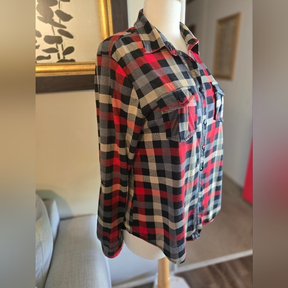 Eden & Olivia.       Top.             220 - Picture 3 of 4